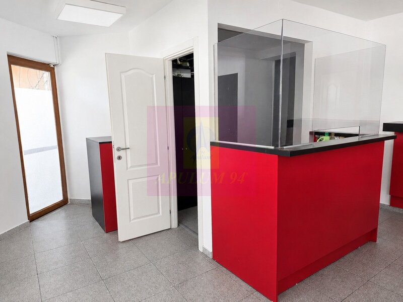 Spatiu stradal central, 59 mp + terasa 35 mp | Comision 0